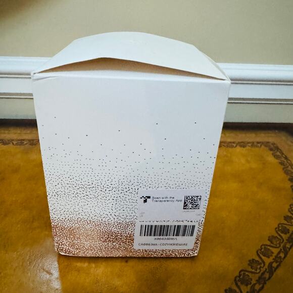 La Jolie Muse Maelyn Starlit Golden Fir 12oz Botanical European Soy Candle NEW - Picture 5 of 9